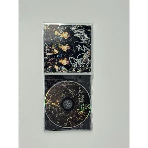 BABYMETAL Metal Forth SU-METAL Edition CD with SIGNED Autographed Card Insert - Picture 1 of 3